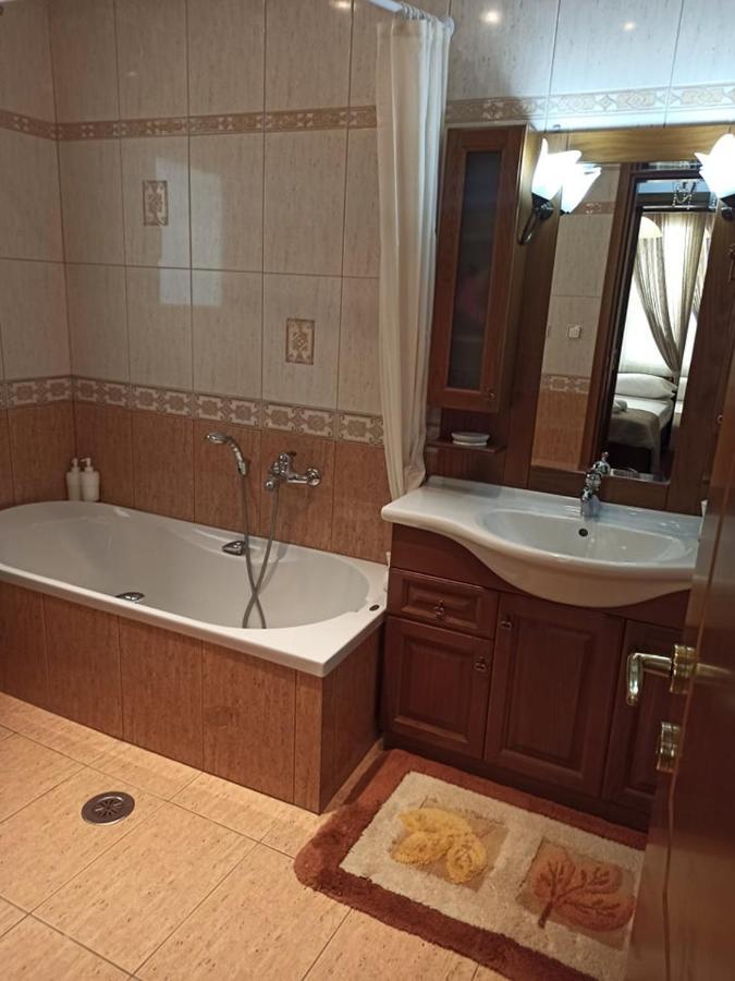 Golden Mirror In Kavala Apartman Kültér fotó